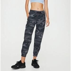 Tna Womens Alix Pants XS Grey Camo Mid Rise Elastic Waist Zipper Pocket Jogger